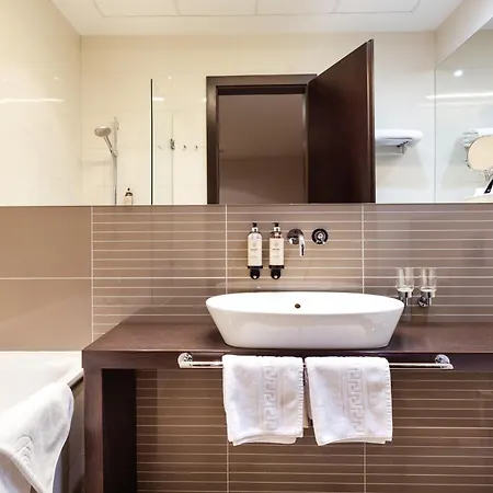 Roset & Hotel 4*