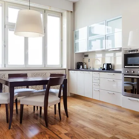 Roset & 4* Pressburg