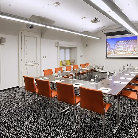 Roset & 4* Pressburg