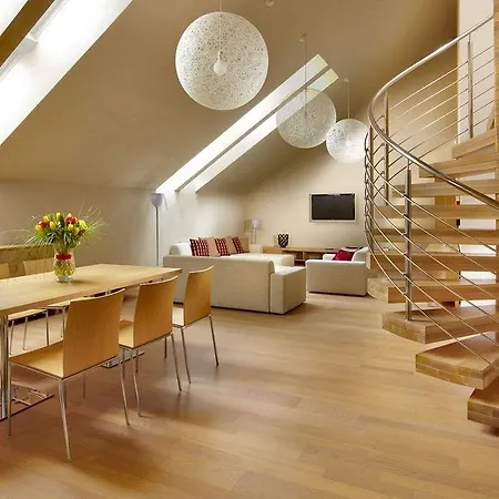Hotel Roset & 4*
