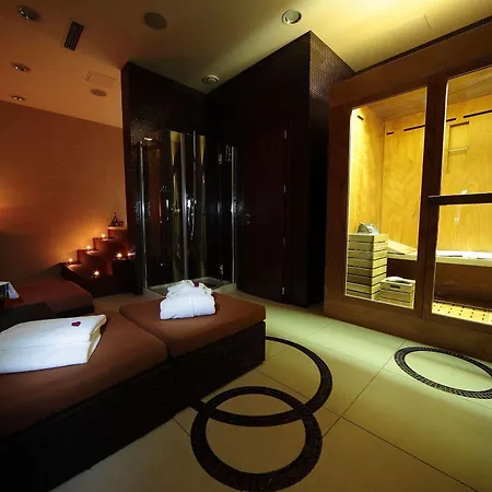 Hotel Roset & 4*