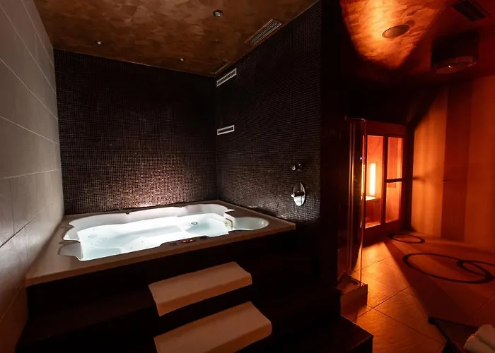 Roset & Готель