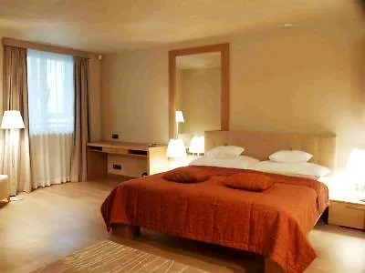 Roset & 4* Bratislava