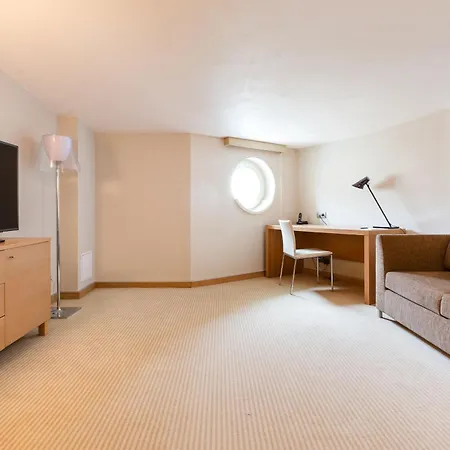 Hotel Roset & 4*